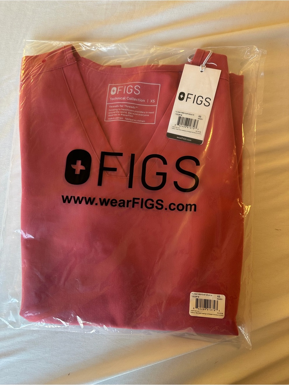 NWT FIGS Casma Three-Pocket Scrub Top Size XS Mauve / Rosewood Pink
